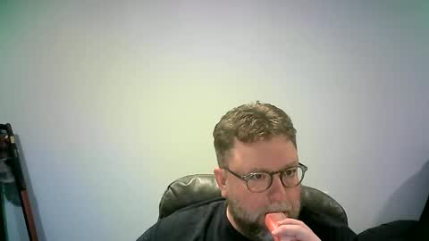 Snapshot of mister_happy567 chatting on September 15, 7:10 am Mr. Happy online show from September 15, 7:10 am