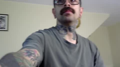     online show from November 25, 3:25 pm