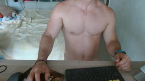 Snapshot of mitcheli chatting on September 9, 7:35 pm Onlyfans online show from September 9, 7:35 pm