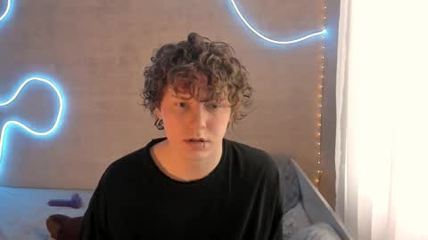 MeowMiku online show from February 11, 12:32 pm