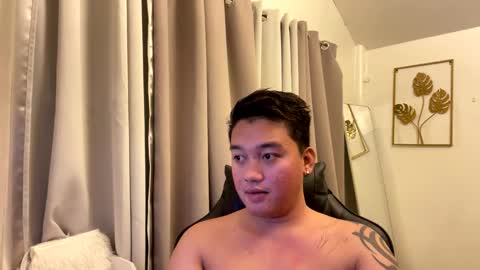 Michole Jay online show from April 3, 7:10 pm