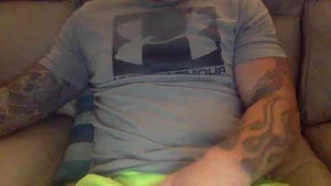 Snapshot of mjg175 chatting on December 17, 5:36 pm SexyRed online show from December 17, 5:36 pm