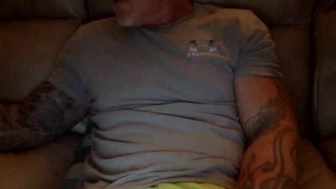 Snapshot of mjg175 chatting on December 25, 1:09 pm SexyRed online show from December 25, 1:09 pm