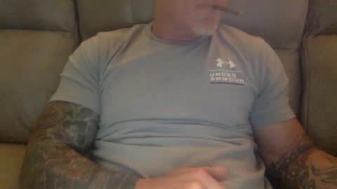 Snapshot of mjg175 chatting on December 7, 6:59 pm SexyRed online show from December 7, 6:59 pm