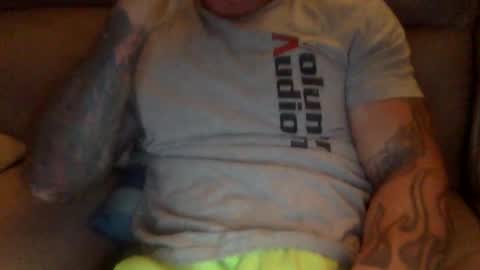 Snapshot of mjg175 chatting on December 21, 12:59 pm SexyRed online show from December 21, 12:59 pm