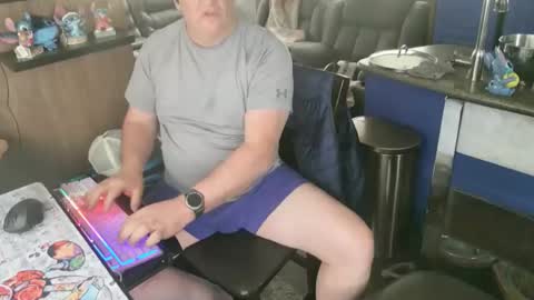 mmmthatsfunnn online show from April 14, 10:31 pm