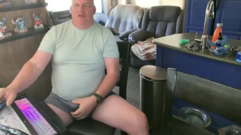 mmmthatsfunnn online show from March 25, 6:34 pm