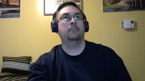 Snapshot of mmr45 chatting on October 13, 3:23 am mmr45 online show from October 13, 3:23 am