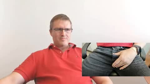 Moe online show from October 3, 7:08 pm