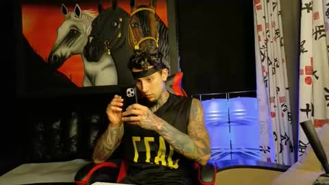 Molotov online show from November 25, 3:30 am