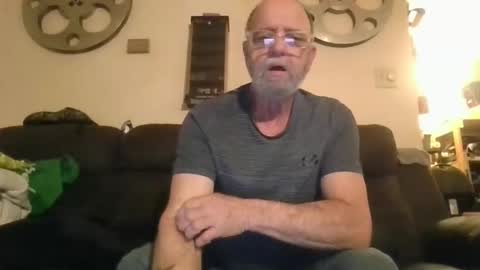mondaymonday online show from January 3, 5:50 am