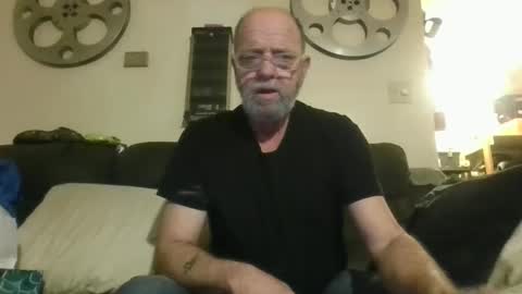 mondaymonday online show from January 5, 7:17 am
