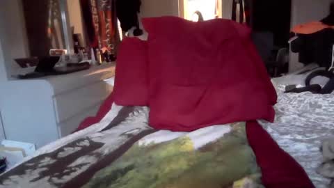 Snapshot of mondi82 chatting on December 15, 10:26 pm Mondi82 online show from December 15, 10:26 pm