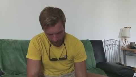 Snapshot of mondolorian chatting on January 2, 10:33 pm Mondolorian online show from January 2, 10:33 pm
