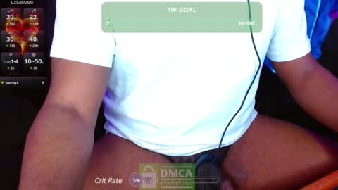 Snapshot of moneyshotxxx90 chatting on December 5, 6:32 am MoneyshotXXX online show from December 5, 6:32 am