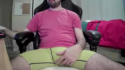 Snapshot of monkey_4u chatting on February 21, 8:49 pm monkey_4u online show from February 21, 8:49 pm