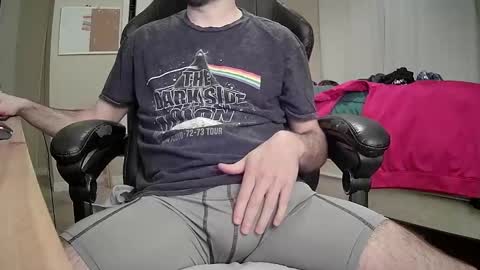 Snapshot of monkey_4u chatting on October 7, 11:31 pm monkey_4u online show from October 7, 11:31 pm