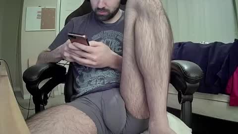 Snapshot of monkey_4u chatting on February 13, 9:09 am monkey_4u online show from February 13, 9:09 am