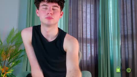 moon_gloww online show from April 25, 5:21 am