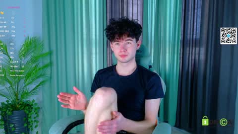 moon_gloww online show from April 9, 5:27 am