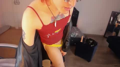 Snapshot of moonn_fox chatting on October 10, 9:18 pm Moon online show from October 10, 9:18 pm