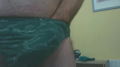 Snapshot of moth12 chatting on December 23, 3:33 pm moth12 online show from December 23, 3:33 pm