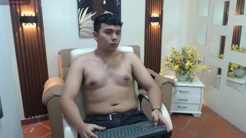 Snapshot of mou_fly chatting on October 16, 7:33 pm Mou Fly online show from October 16, 7:33 pm