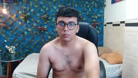 Mou Fly online show from November 21, 3:55 pm