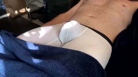 Sequoia-Cocked Hombre de Sur online show from October 3, 3:06 pm