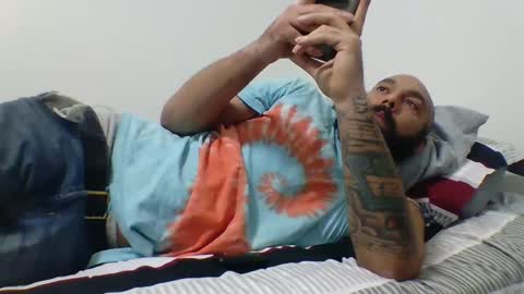 Mr8 online show from December 22, 1:01 am