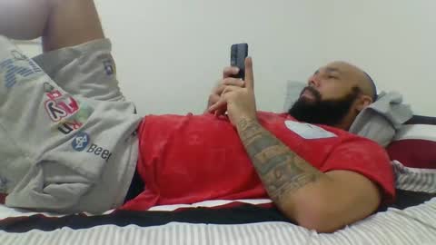 Mr8 online show from January 31, 6:03 pm