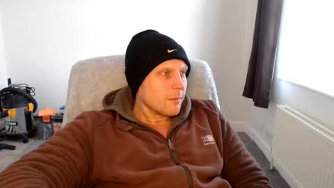 Mr Baldy Likes to Chat online show from December 2, 12:52 pm