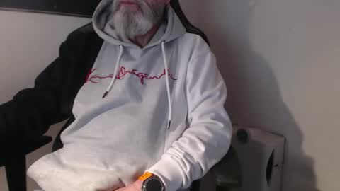 mr_boombastic2021 online show from November 14, 10:49 am