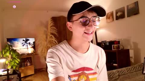 Mr Evans online show from October 22, 5:38 pm