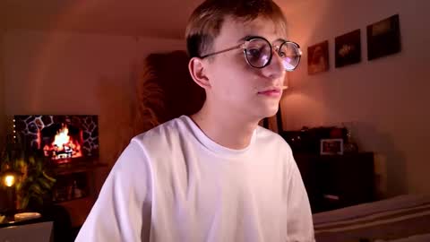 Mr Evans online show from October 20, 5:17 pm