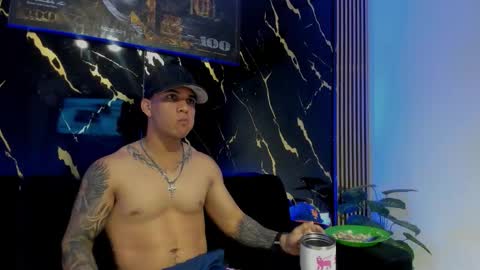 mr_maximo online show from February 20, 5:26 am