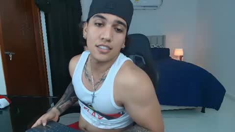 mr_maximo online show from June 10, 3:41 am
