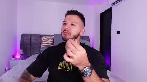 MIKEE online show from November 19, 3:06 am