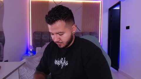 MIKEE online show from April 23, 3:11 am