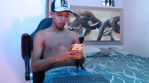 mr_stiven_ online show from February 17, 2:42 am