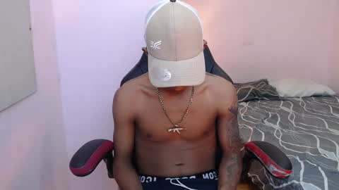 mr_stiven_ online show from December 28, 2:54 am