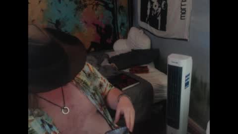 mr_strawberry online show from April 27, 2:46 pm
