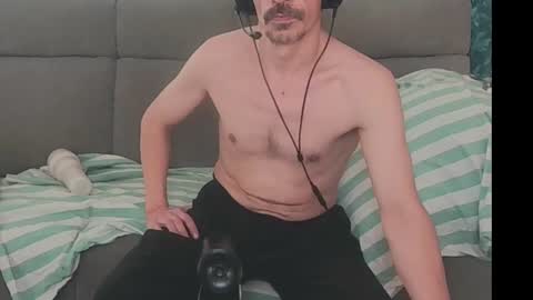 I am Hardy online show from November 23, 3:39 am