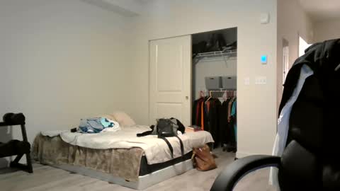 IwantU2WatchME online show from October 6, 12:21 pm