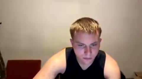 Max online show from October 26, 8:22 pm