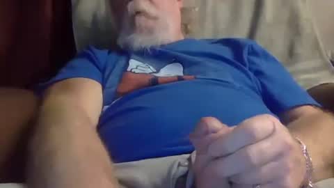 Snapshot of mrhollar chatting on December 9, 1:40 am mrhollar online show from December 9, 1:40 am