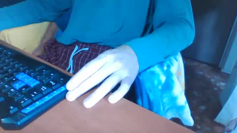 Snapshot of mrhotboy9906 chatting on December 3, 11:10 am mrhotboy9906 online show from December 3, 11:10 am