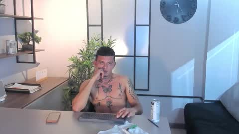 Snapshot of mrjustin_ chatting on September 22, 11:15 pm mrjustin_ online show from September 22, 11:15 pm