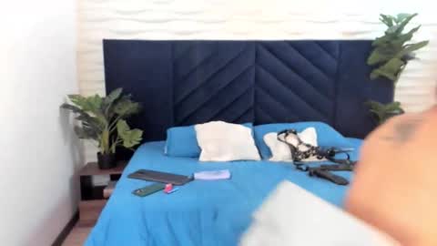 mrjustin_ online show from November 6, 9:07 pm