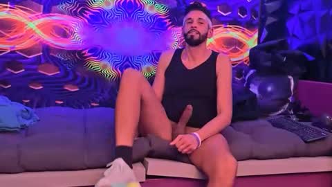 mrlongplay835366 online show from March 19, 12:47 am